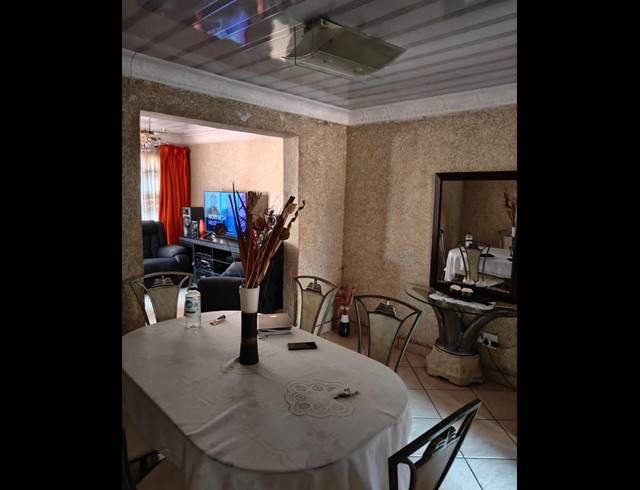 3 BEDROOM HOUSE FOR SALE IN GEELHOUTPARK